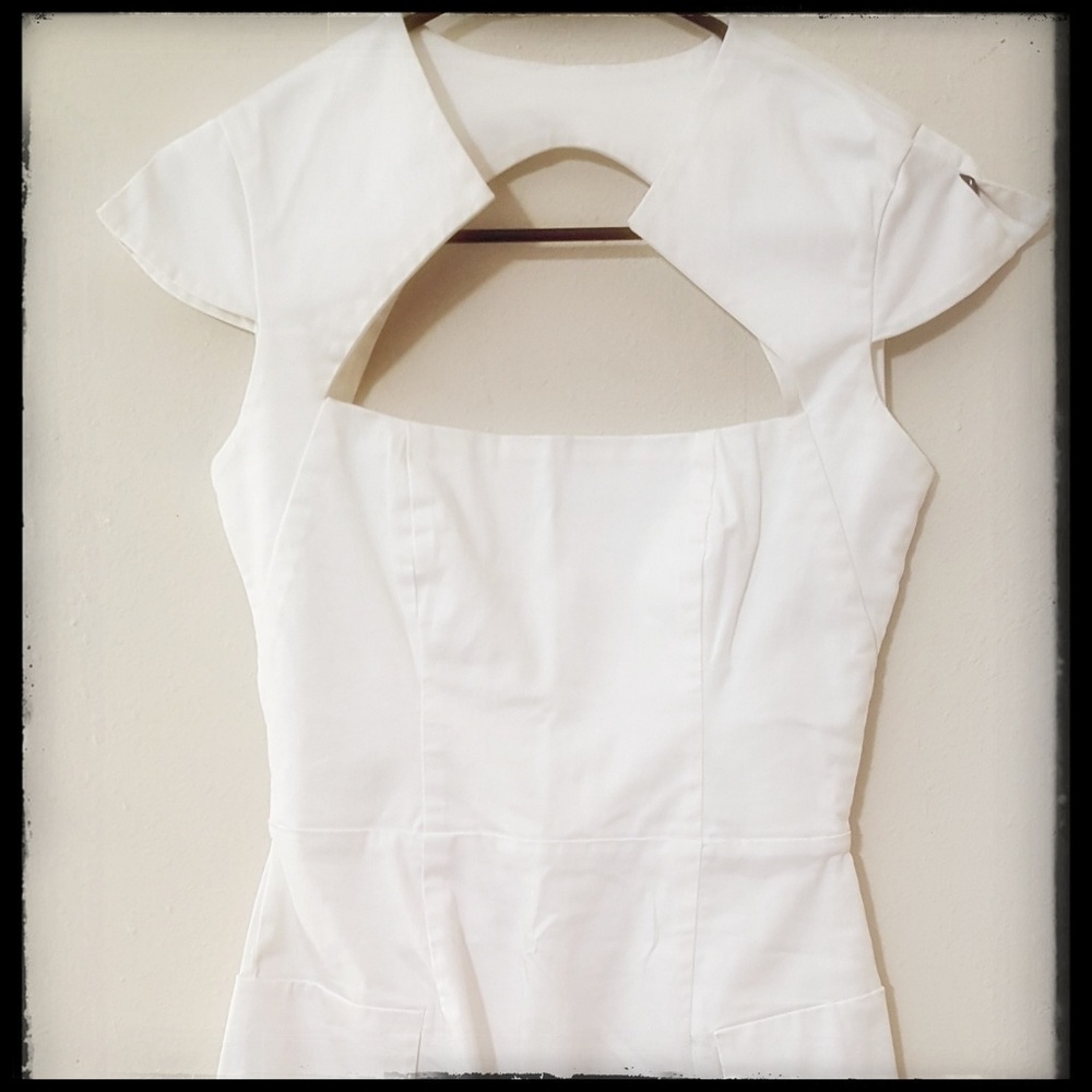 🌴Lipsy ivory retro dress, cut-out back and split